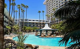 Marriott La Airport 4*